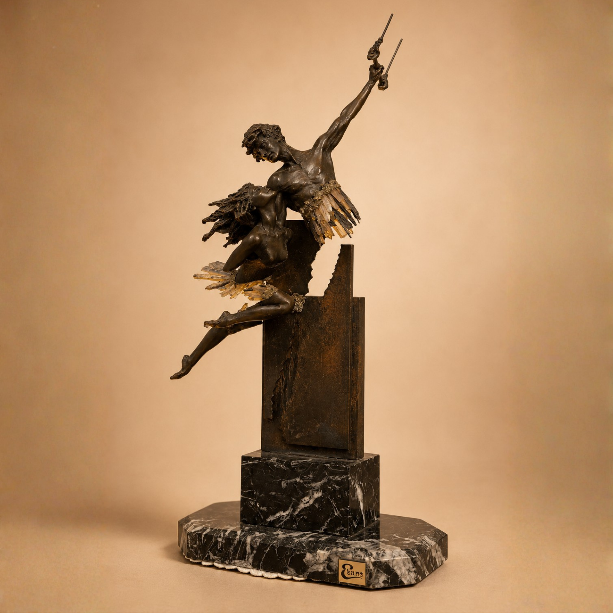 Escultura "Pareja en trapecio" de 42cms
