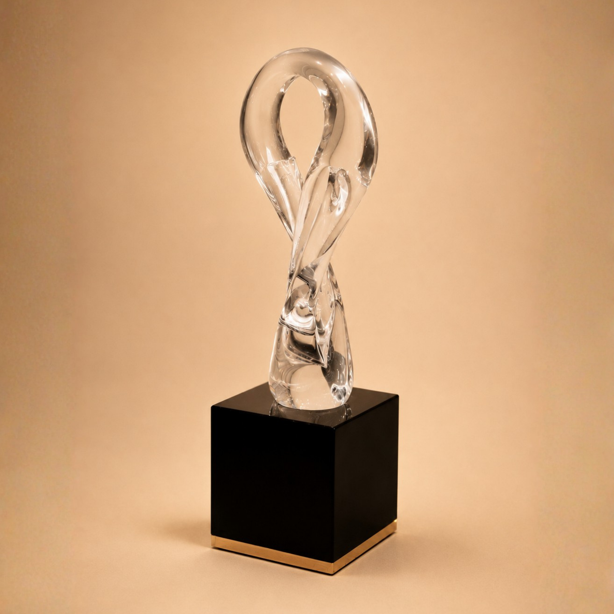 Escultura artística abstracta "Metamorfosis". Artesanía de cristal