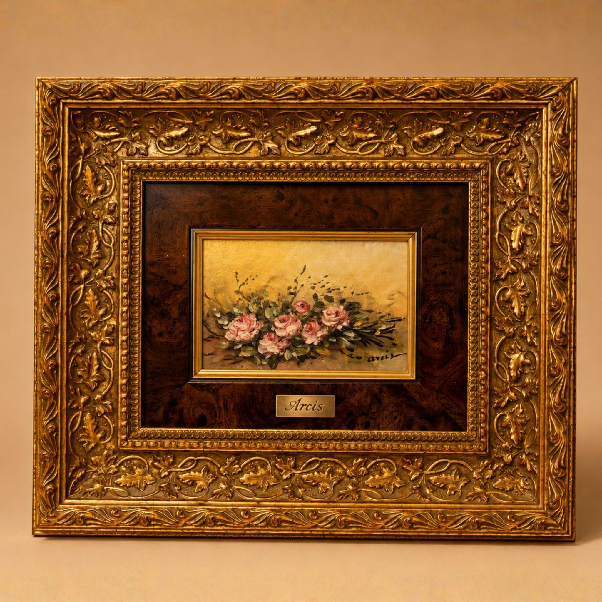 Cuadro decorativo floral con marco ornamentado dorado