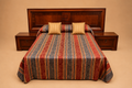Conjunto de dormitorio clásico de madera