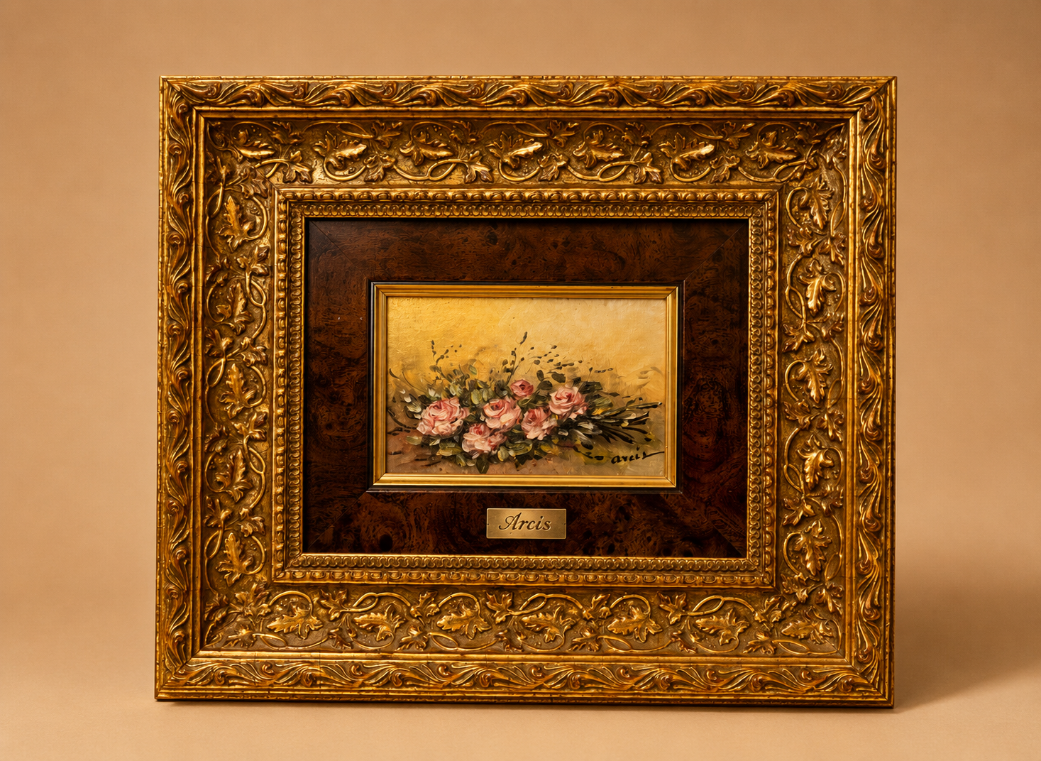 Cuadro decorativo floral con marco ornamentado dorado