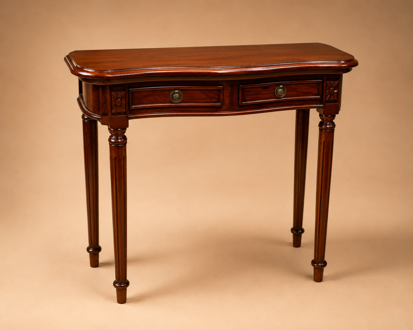 Mesa clásica de madera con dos cajones